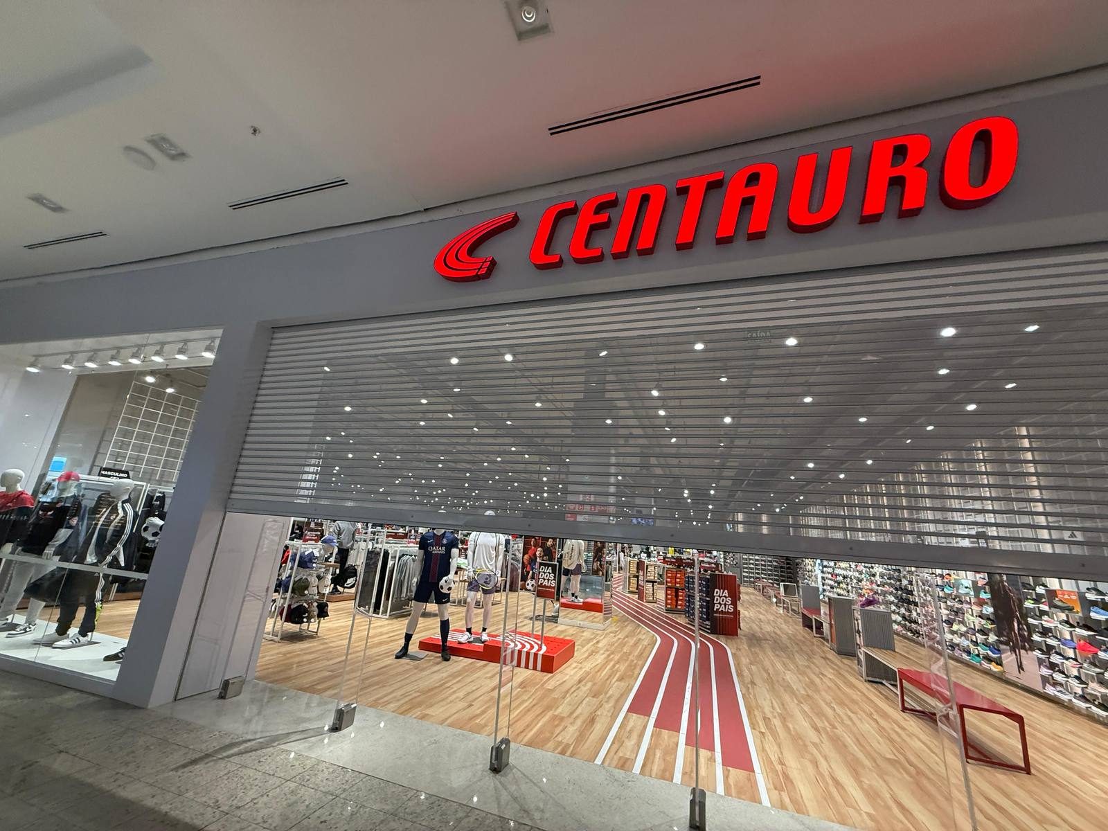 Megaloja Centauro de 1.647 m² no Balneário Shopping, em Balneário Camboriú