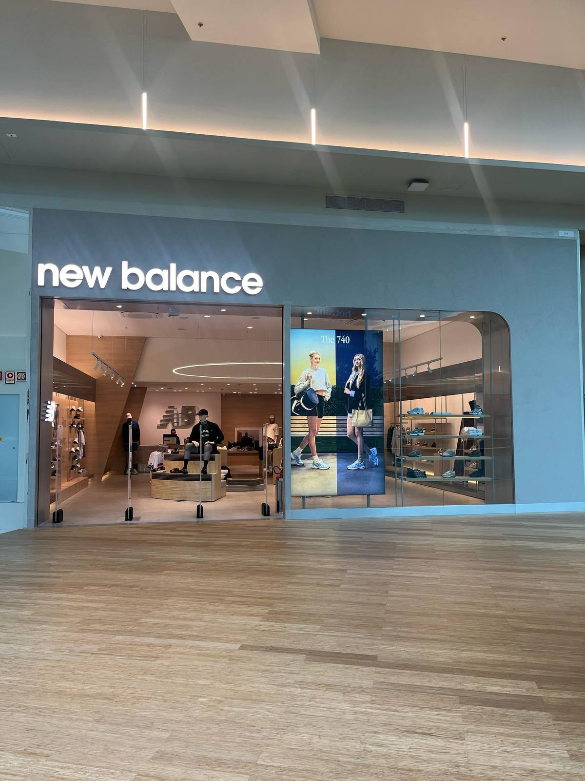 Loja New Balance no Park Shopping Barigüi, executada pela Engefy